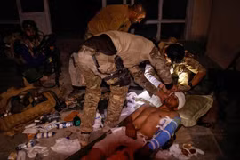 [ẢNH] Cuộc chiến khốc liệt của lực lượng đặc nhiệm Afghanistan chống lại Taliban