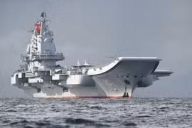 Tàu sân bay Trung Quốc lần đầu di chuyển trong vùng tiếp giáp lãnh hải Nhật Bản