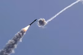 Israel tấn công tên lửa, phòng không Syria lập tức khai hỏa