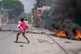 Mỹ sơ tán công dân khỏi Haiti bằng trực thăng
