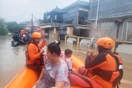 Lũ quét kinh hoàng khiến ít nhất 15 người thiệt mạng ở Indonesia