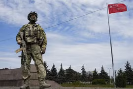 Quân đội Ukraine để mất thị trấn Liman ở Donbass