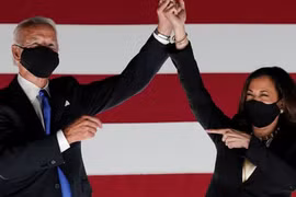Tạp chí Time vinh danh ông Biden và bà Harris là Nhân vật của năm 2020