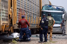 Mexico: Tàu hỏa đâm vào xe buýt chở khách khiến ít nhất 10 người thiệt mạng