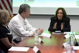 Phó Tổng thống Mỹ Kamala Harris thăm Bắc Carolina sau siêu bão Helene