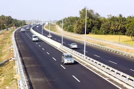 Dự án đường cao tốc Việt Nam dính nghi án “quỹ đen“