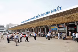 Giá, phí vẫn do nhà nước quản lý sau khi “bán” sân bay