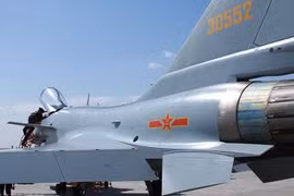 J-15 có thể đánh bại F-35B trong cuộc xung đột giới hạn?