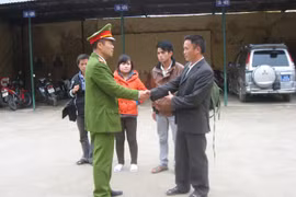 Giải cứu một cô gái Mông bị bắt nhốt chờ bán vào "động quỷ"