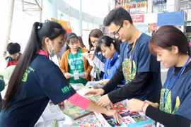 Hơn 6.200 tình nguyện viên kêu gọi bảo vệ Gấu 