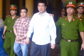 Băng nhóm chuyên thuê ô tô rồi làm giả giấy tờ, chiếm đoạt xe