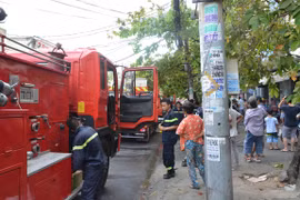 Hỏa hoạn ở chung cư, hàng trăm người dân hốt hoảng