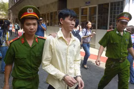 Nữ sinh bị người tình trói nghiến, tống tiền gần nửa tỉ đồng