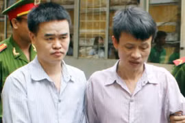 Công nhân giết người chỉ vì cái áo mẫu may bị lỗi