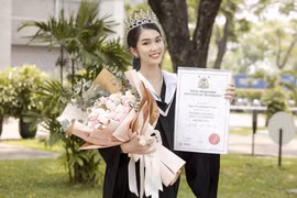 Á hậu Phương Anh tốt nghiệp thủ khoa 