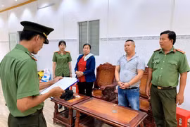 Cưỡng ép gần 60 người ở lại nước ngoài trái phép có thể bị phạt tù tới 20 năm