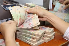 Công chức tăng cao hơn tốc độ tăng dân số, quỹ lương chiếm 20% tổng chi ngân sách