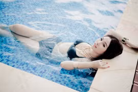 Người đẹp Thanh Trang “hút hồn” với trang phục bikini siêu nhỏ