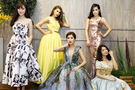 Dàn chân dài “xúng xính” dự event