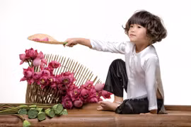 Không rời mắt nổi vì con gái Thúy Nga quá dễ thương