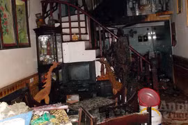 Đốt nến thay gas trong mưa bão, 4 người bị bỏng 