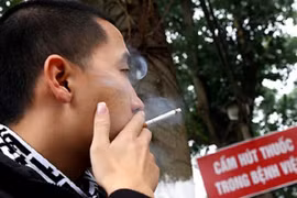 Nam giới ở thành thị hút thuốc lá ít hơn so với 5 năm trước