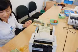 Vietcombank bất ngờ giảm lãi suất huy động