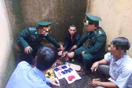 Chiếc túi nilon đen bí ẩn trong ngôi nhà hoang