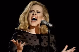 “Nữ hoàng Grammy” báo hiếu mẹ
