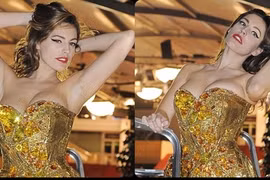 Ngắm nhìn thân hình đồng hồ cát nóng bỏng của Kelly Brook