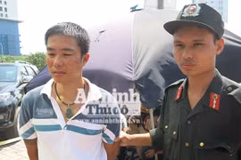 Cưỡi xe phân khối lớn, mang theo súng đi “thanh toán” đối thủ