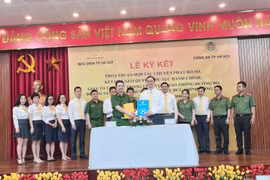 Công an thành phố và Bưu điện Hà Nội ký kết hợp tác: Đặt tiện ích của người dân lên hàng đầu 