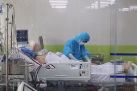 SARS-CoV-2 tấn công nội mạc mạch máu, tác động lâu dài tới tim mạch 