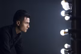 Siêu mẫu Vĩnh Thuỵ "lạnh lùng" trong bộ ảnh mới