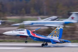 Nga biến tiêm kích Su-30SM hiện đại thành máy bay biểu diễn