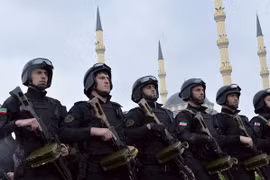 Nga triển khai đặc nhiệm Chechen đến bảo vệ căn cứ Hmeymim