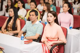Hoa hậu Việt Nam 2016: Hoa hậu Đặng Thu Thảo rạng rỡ chấm thi khu vực phía Bắc