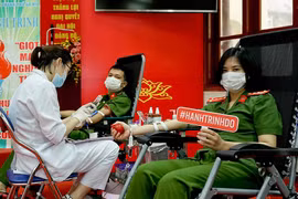 "Giọt máu nghĩa tình" - chung tay đẩy lùi dịch Covid-19