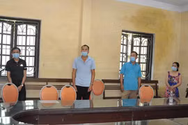 Bắt quả tang nhóm đối tượng tụ tập đánh bạc trong lúc giãn cách phòng chống dịch 