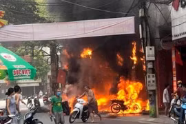 Vĩnh Phúc: Bắt giữ nghi can ném ‘bom xăng’ vào cửa hàng kinh doanh xe máy