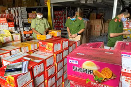 Phát hiện hàng chục nghìn sản phẩm bánh Trung thu nhập lậu