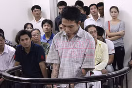 Cận mặt kẻ vung dao, đâm bụng bà bầu sắp sinh