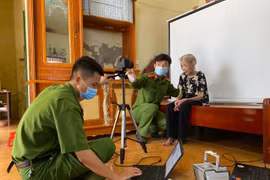 “Mệnh lệnh nơi trái tim” và những chuyện bình dị của tuổi trẻ Công an Thủ đô khi “chiến dịch" cấp CCCD gắn chip sắp về đích