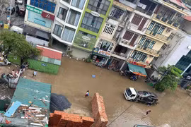 Chủ tịch Hà Nội chỉ đạo làm rõ thông tin dự án "đắp chiếu" nhiều năm