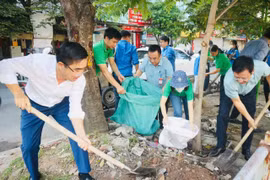 Chủ tịch Hà Nội đôn đốc việc đảm bảo vệ sinh môi trường tới từng khu phố