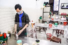Hà Nội: Nhà hàng phục vụ trong nhà được hoạt động nhưng phải giãn cách 2m