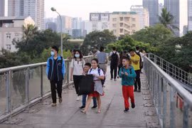 Hà Nội chú trọng xây dựng mới cầu đi bộ tại khu vực có nhiều trường học