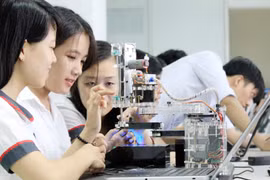 Hà Nội thu hút, trọng dụng người tài làm việc tại các tổ chức chính trị - xã hội