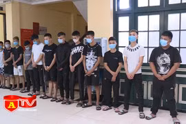 Xử lý nghiêm nhóm thanh niên mang theo dao, kiếm gây náo loạn trên phố