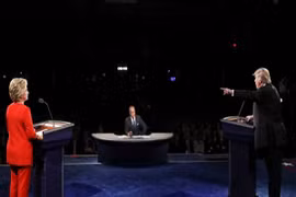 Ông Trump hứa sẽ tấn công bà Clinton mạnh hơn trong lần tranh luận tới